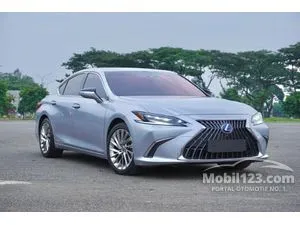 2022 Lexus ES 300h 2.5 Ultra Luxury Sedan