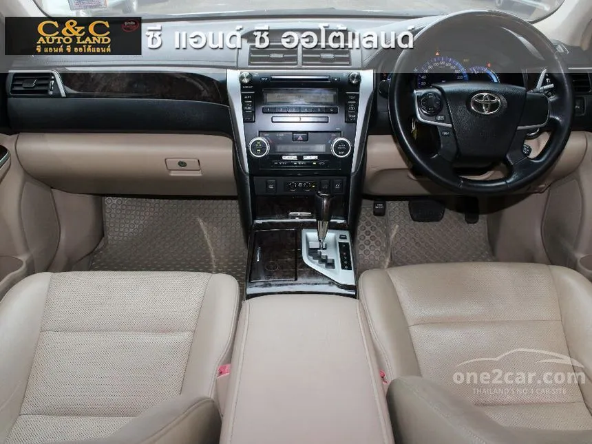 2013 Toyota Camry Hybrid Sedan