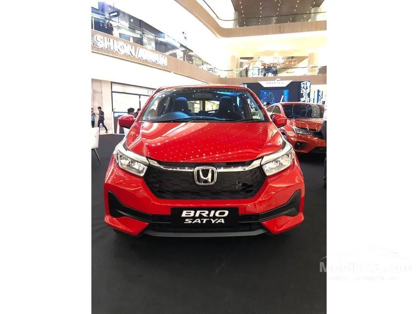 Jual Mobil Honda Brio 2023 E Satya 1.2 di Jawa Timur Manual Hatchback Merah Rp 183.300.000