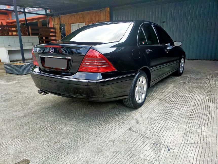 Jual Mobil Mercedes Benz C240 2004 Elegance 2 6 Di Jawa Barat Automatic Sedan Hitam Rp 145 000 000 7041160 Mobil123 Com