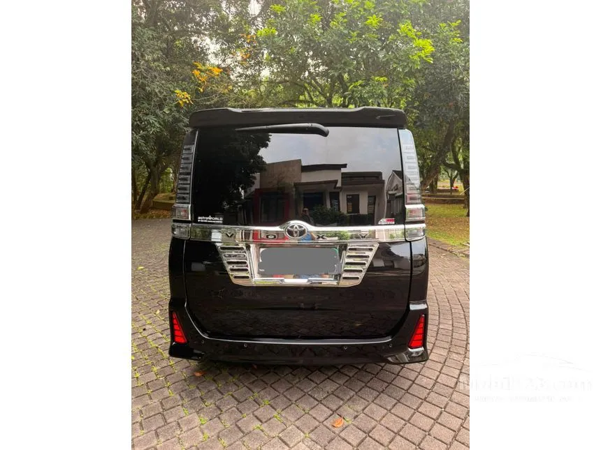 2018 Toyota Voxy MPV