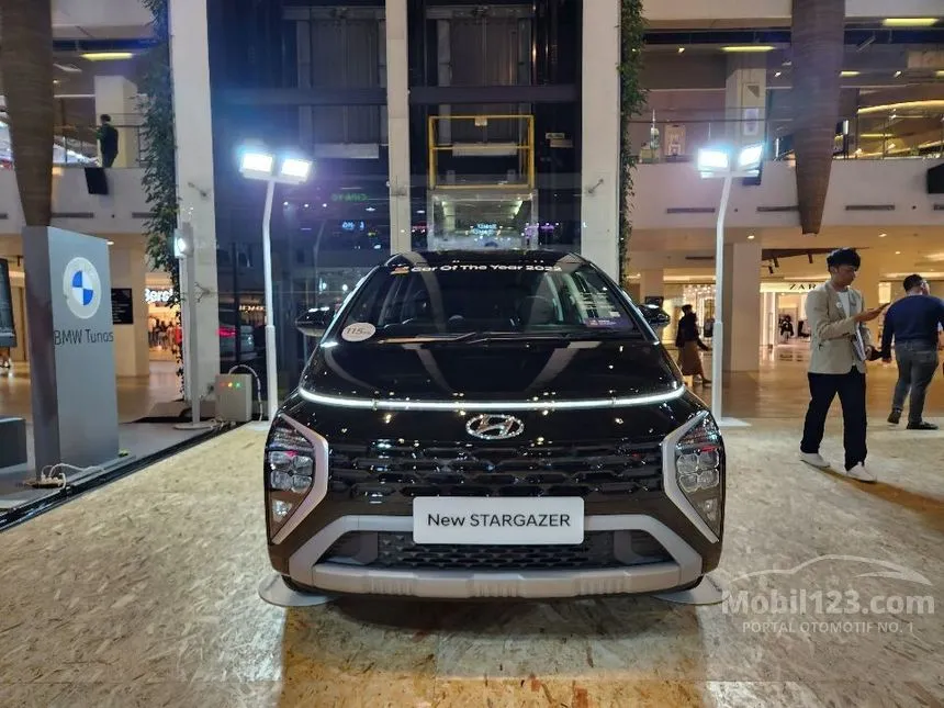 Jual Mobil Hyundai Stargazer 2023 Prime 1.5 di Banten Automatic Wagon Hitam Rp 200.000.000