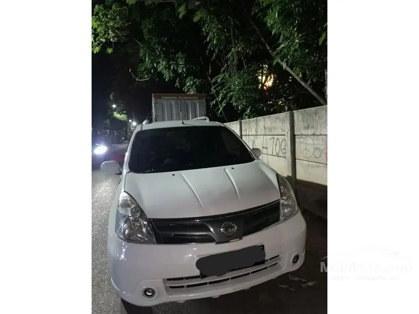 Jual Mobil Nissan Grand Livina 2012 SV 1.5 di Jawa Barat Automatic MPV Putih Rp 80.000.000