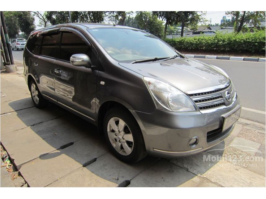 Jual Mobil  Nissan Grand  Livina  2010 Ultimate  1 5 di DKI 