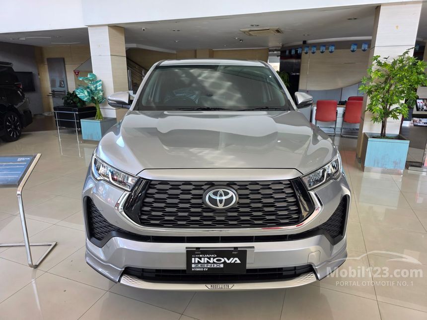 Jual Mobil Toyota Kijang Innova Zenix 2025 V HV Modellista (Premium ...