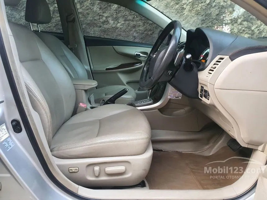 2011 Toyota Corolla Altis V Sedan