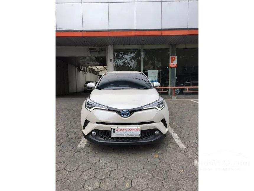 2019 Toyota C-HR Hybrid (1 Tone) SUV