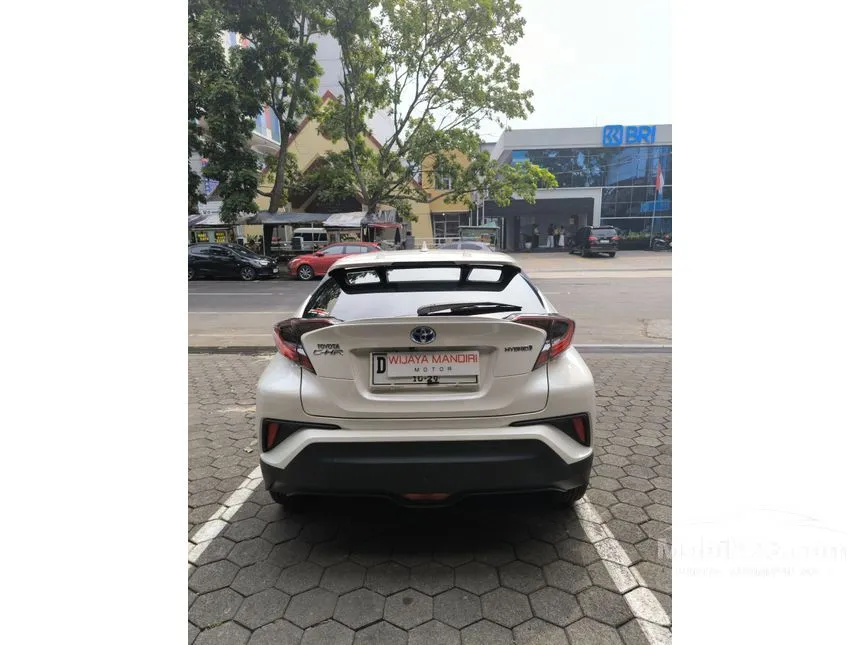 2019 Toyota C-HR Hybrid (1 Tone) SUV