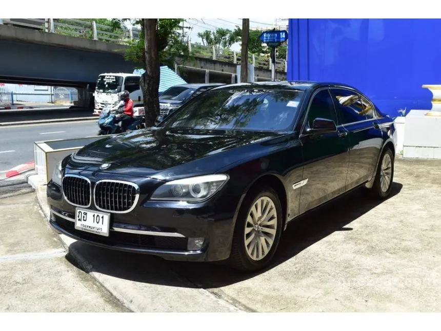 2010 BMW 730Li Sedan