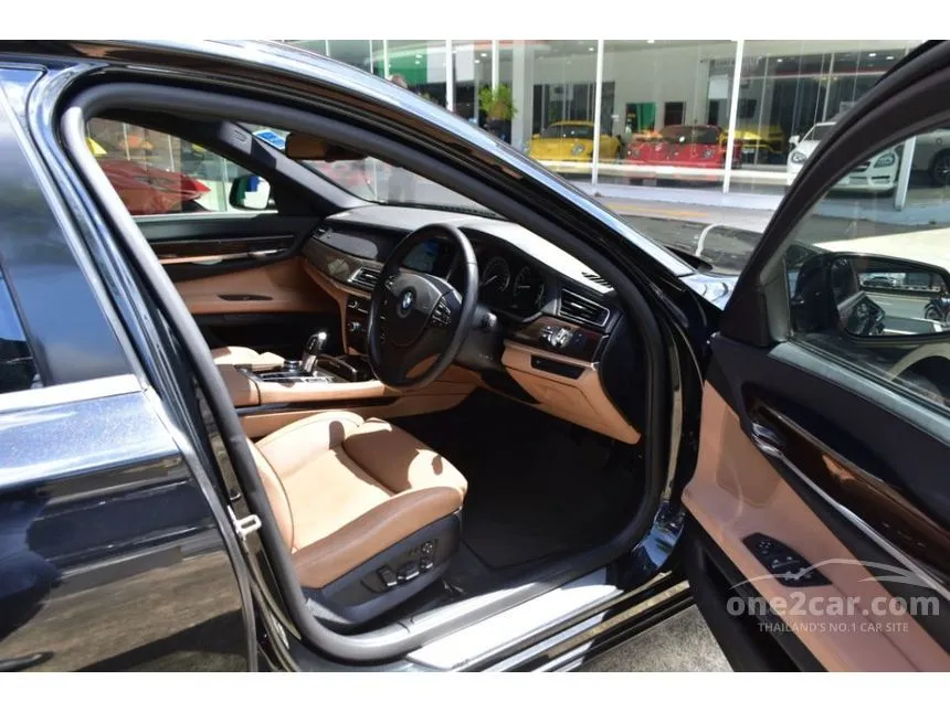 2010 BMW 730Li Sedan