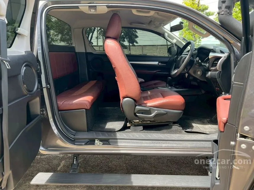 2020 Toyota HILUX REVO E Prerunner Smart Cab Pickup
