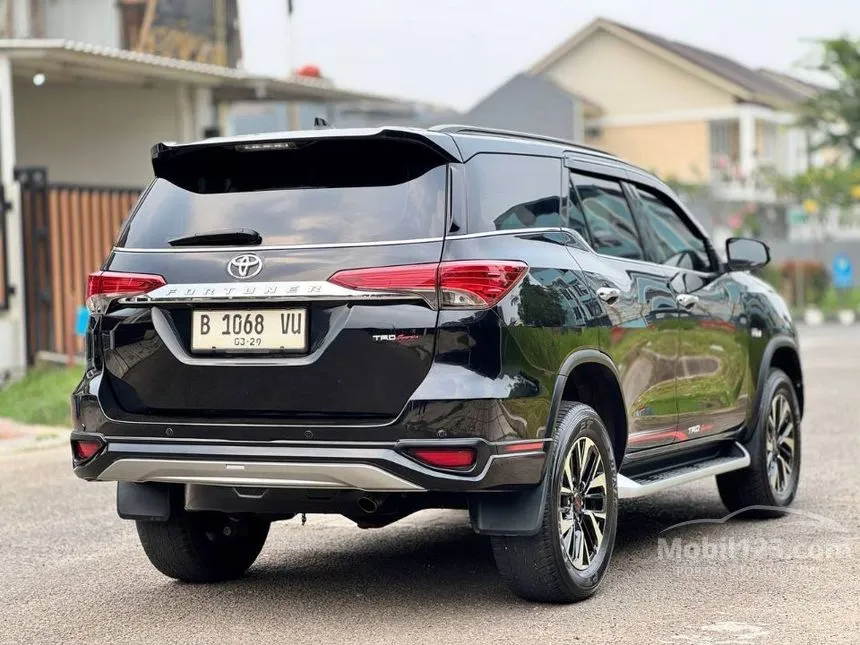 2019 Toyota Fortuner SRZ TRD 4X2 SUV