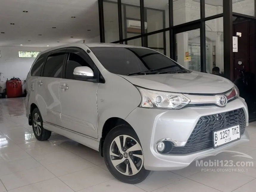 Jual Mobil Toyota Avanza 2018 Veloz 1.5 di Jawa Barat Manual MPV Silver Rp 150.000.000