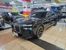 2023 BMW 735i 3.0 M Sport Sedan Paket Kredit CIMB Niaga Auto Finance Siap Pakai Terima Tukar Tambah Cash Kredit Siap Pakai Perfect Condition