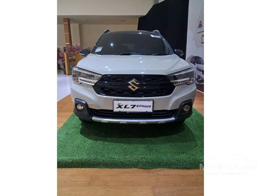 Jual Mobil Suzuki XL7 2025 Alpha Hybrid (Two Tone) 1.5 di Jawa Timur Automatic SUV Lainnya Rp 223.212.000