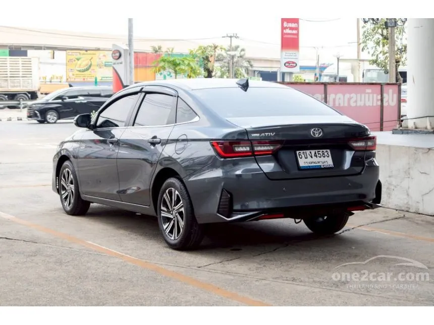 2024 Toyota Yaris Ativ Premium Sedan