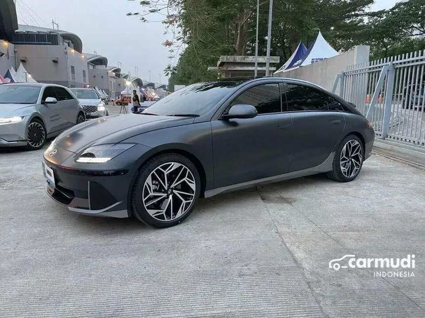 2023 Hyundai IONIQ 6 Signature Long Range Sedan