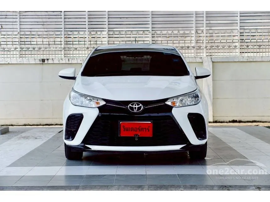 2022 Toyota YARIS Entry Hatchback