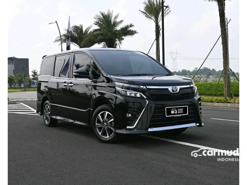 2018 Toyota Voxy MPV