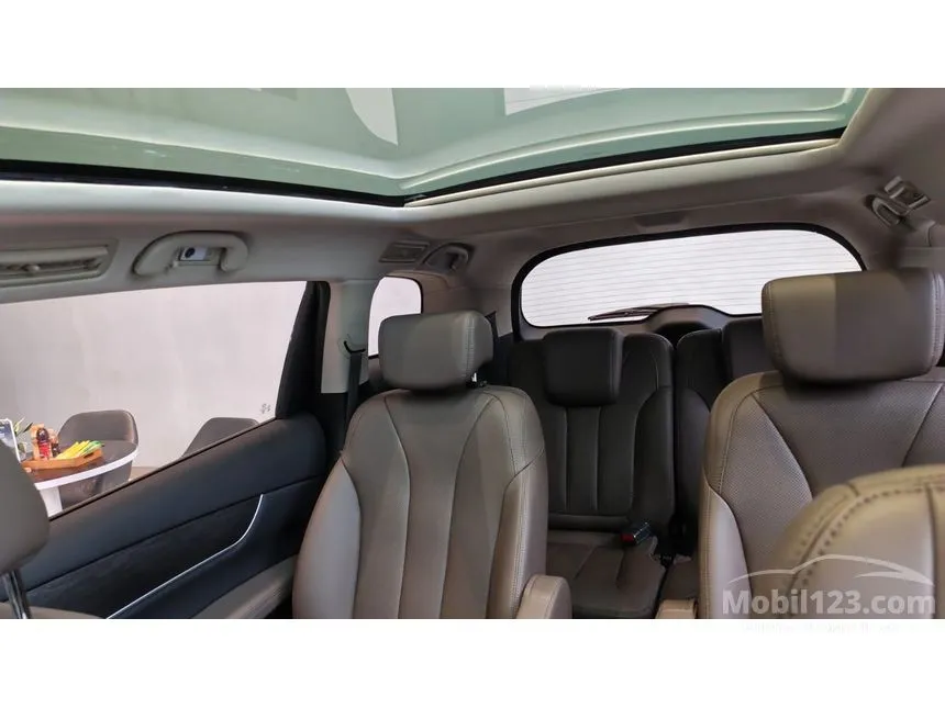 2025 BYD M6 Superior Captain 6-seater MPV