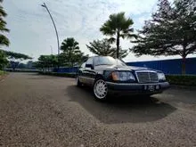 1994 Mercedes-Benz E220 W124