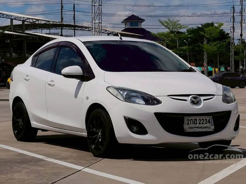 2013 Mazda 2 Elegance Groove Sedan