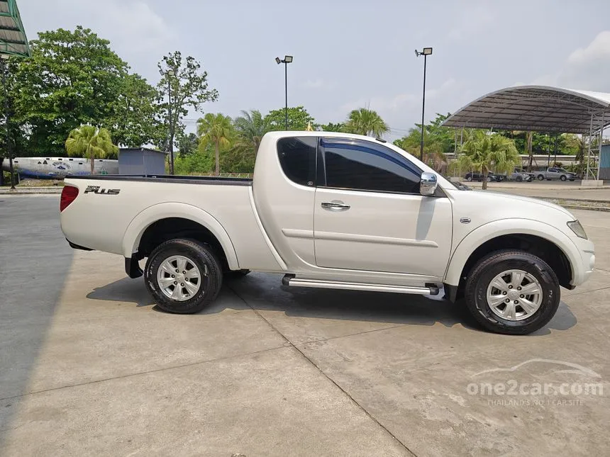 2014 Mitsubishi TRITON GLS Plus Mega Cab Pickup