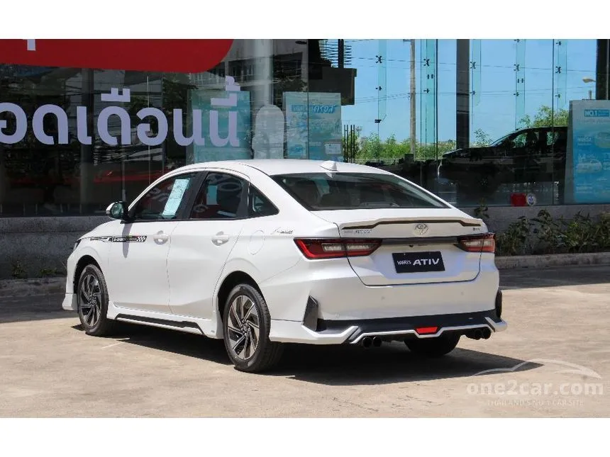2025 Toyota Yaris Ativ HEV Premium Sedan