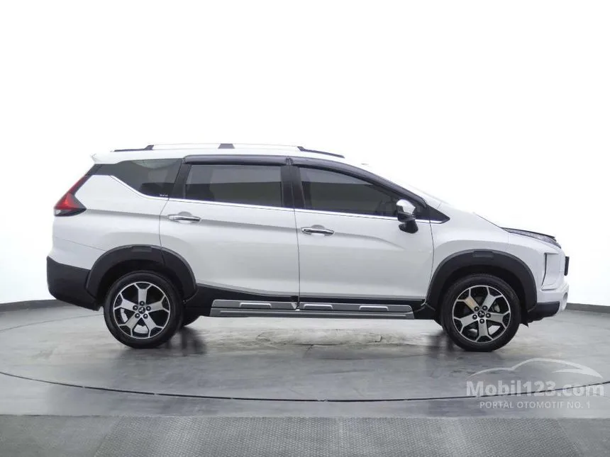 2022 Mitsubishi Xpander Cross MPV