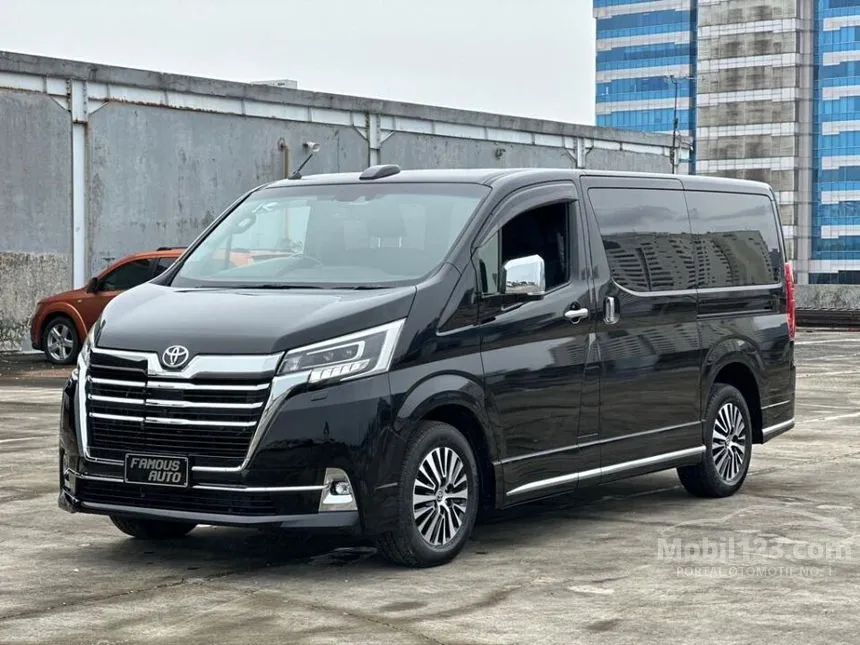 2024 Toyota GranAce Premium Van Wagon