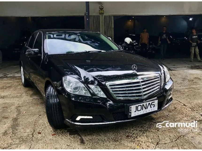 2010 Mercedes-Benz E300 Elegance Sedan