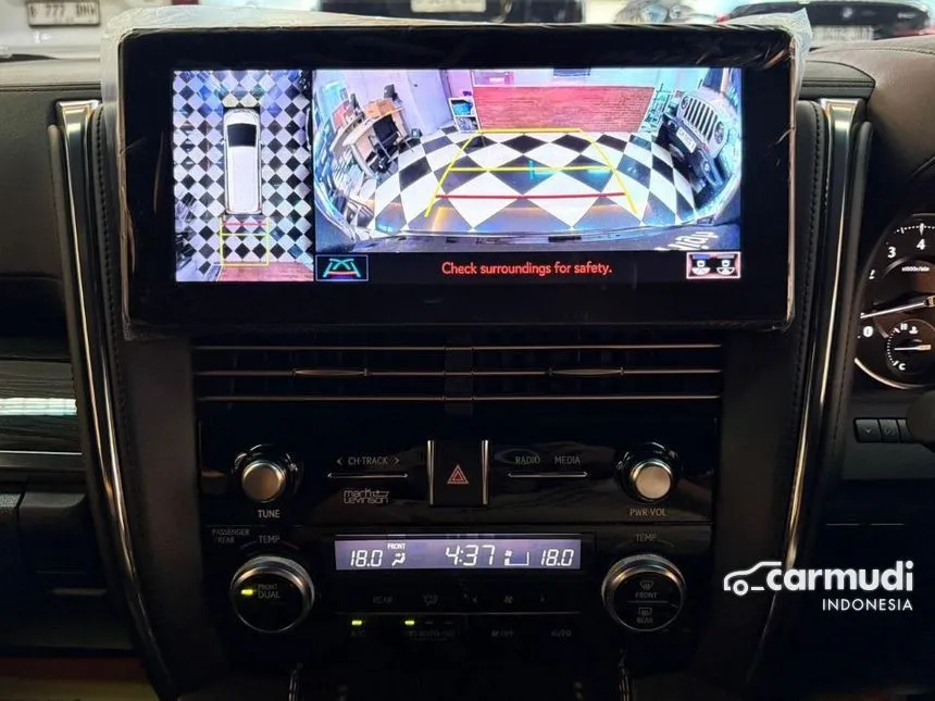 2022 Lexus LM 350 7 Seater MPV