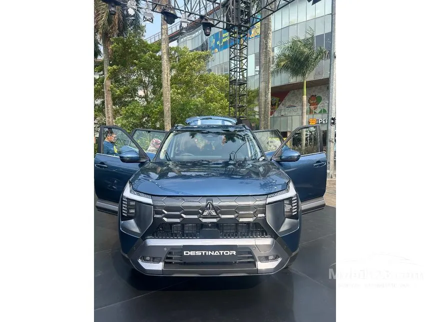 2025 Mitsubishi Destinator Ultimate Premium SUV