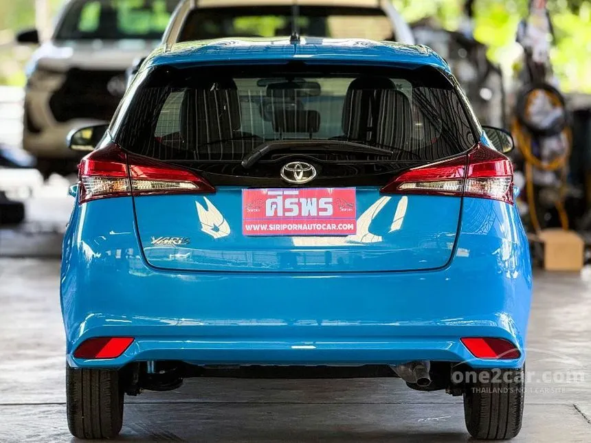 2020 Toyota YARIS Entry Hatchback