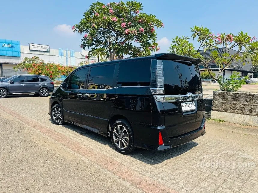 2019 Toyota Voxy MPV