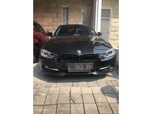 2012 BMW 320i 2.0 Sport Sedan