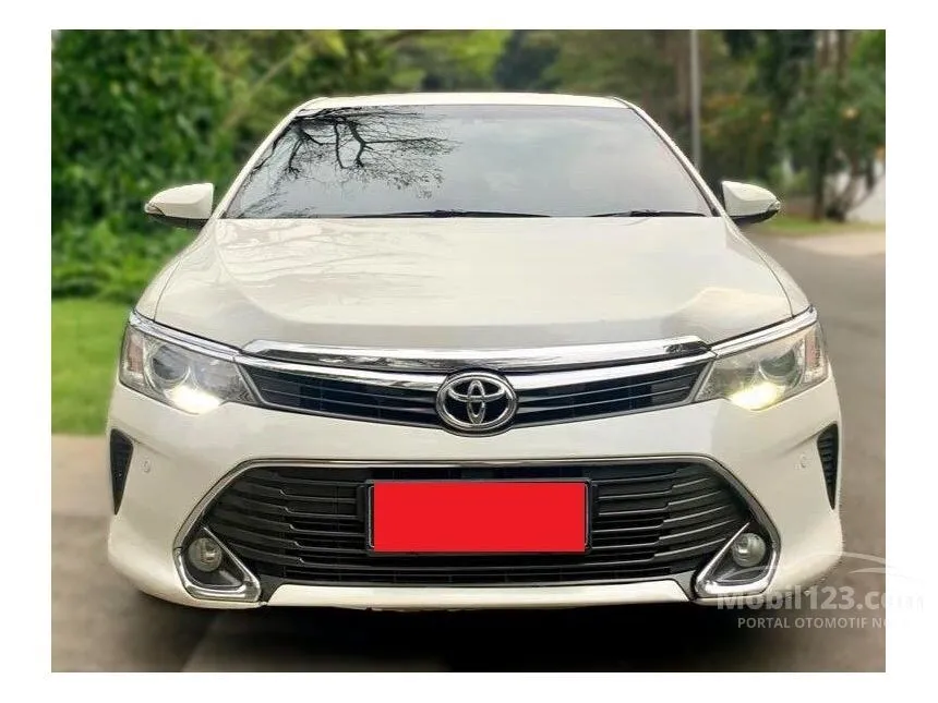 Jual Mobil Toyota Camry 2015 V 2.5 di Jawa Barat Automatic Sedan Putih Rp 225.000.000