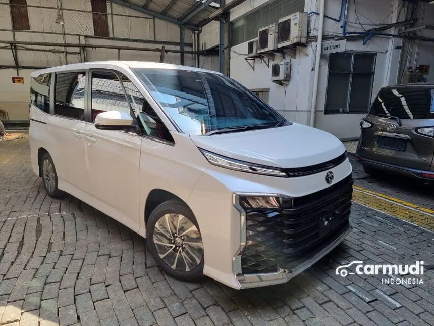 Jual Mobil Toyota Voxy 2023 2.0 di DKI Jakarta Automatic Van Wagon Putih Rp 602.000.000