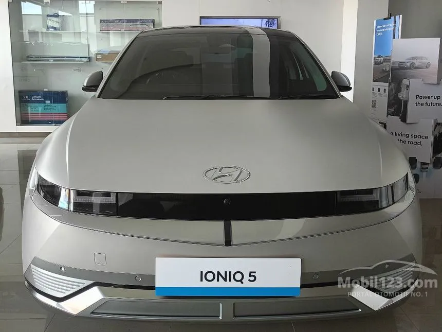 Jual Mobil Hyundai IONIQ 5 2023 Long Range Signature di Jawa Barat Automatic Wagon Silver Rp 659.000.000