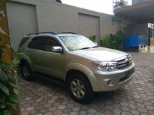 Toyota Fortuner 2010 diesel G SUV