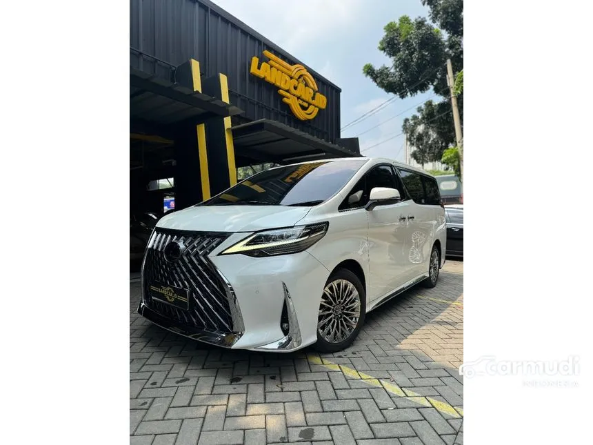 2020 Lexus LM350 Van Wagon