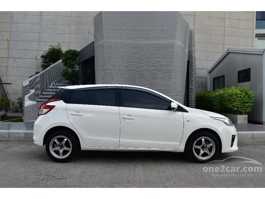 2014 Toyota YARIS E Hatchback