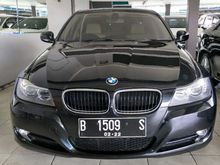 BMW 320i sport interior coklat TDP 44jt