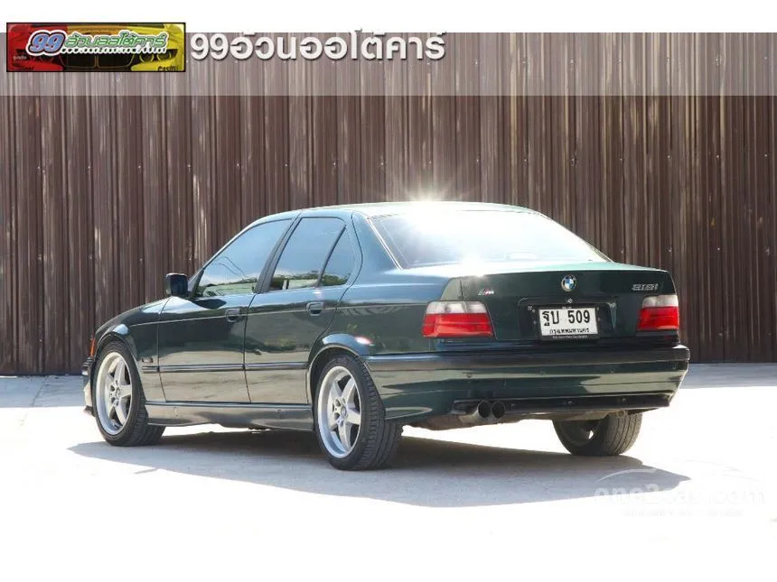 1999 BMW 318i Sedan