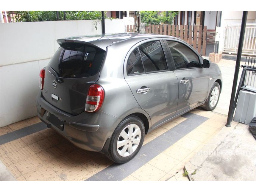 Jual Mobil Nissan March 2013 1 2L 1 2 di Jawa Barat Manual 