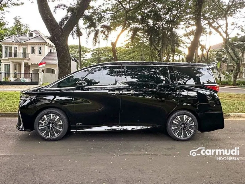 2024 Toyota Alphard HEV Modellista MPV