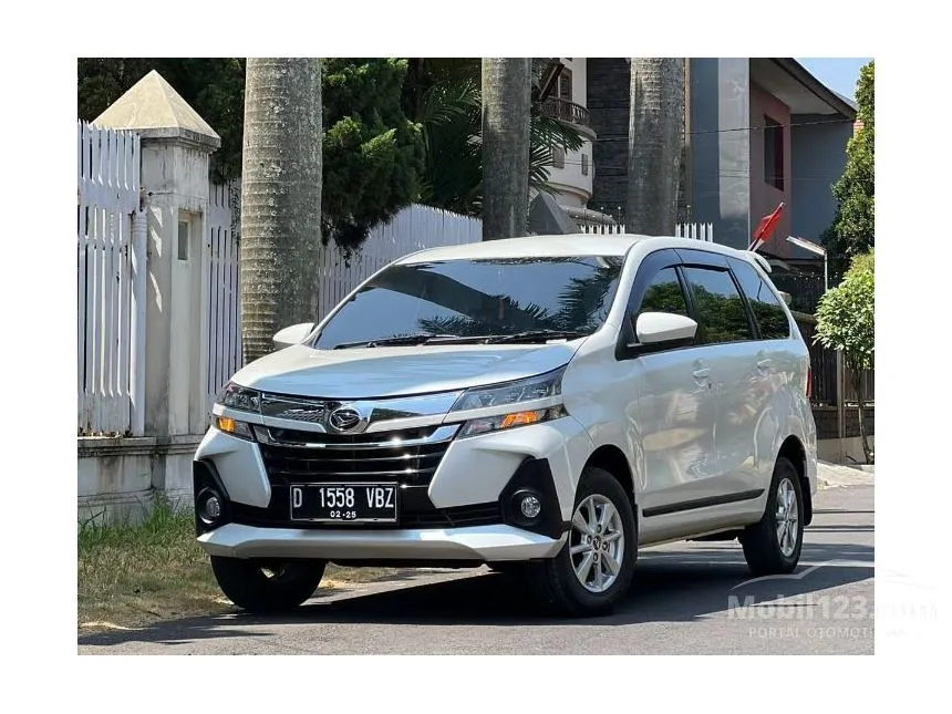 Jual Mobil Daihatsu Xenia 2019 R 1.3 di Jawa Barat Manual MPV Putih Rp 179.000.000