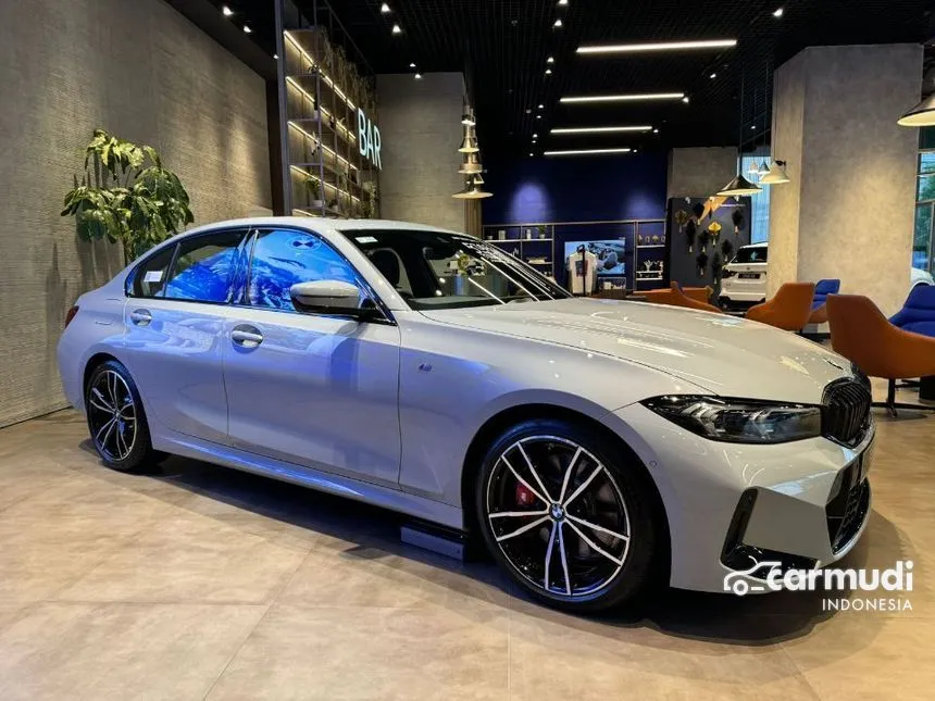 2025 BMW 330i M Sport Pro Sedan