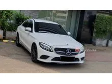 2019 Mercedes-Benz C200 2.0 Avantgarde Line Sedan - Kondisi Istimewa Siap Pakai ( garansi 5 tahun )