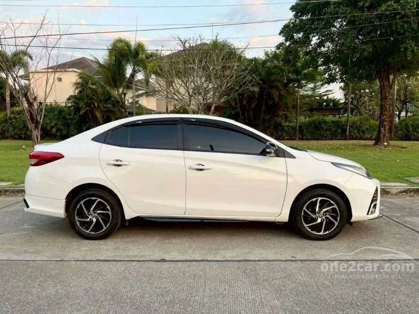 2022 Toyota Yaris Ativ Entry Sedan